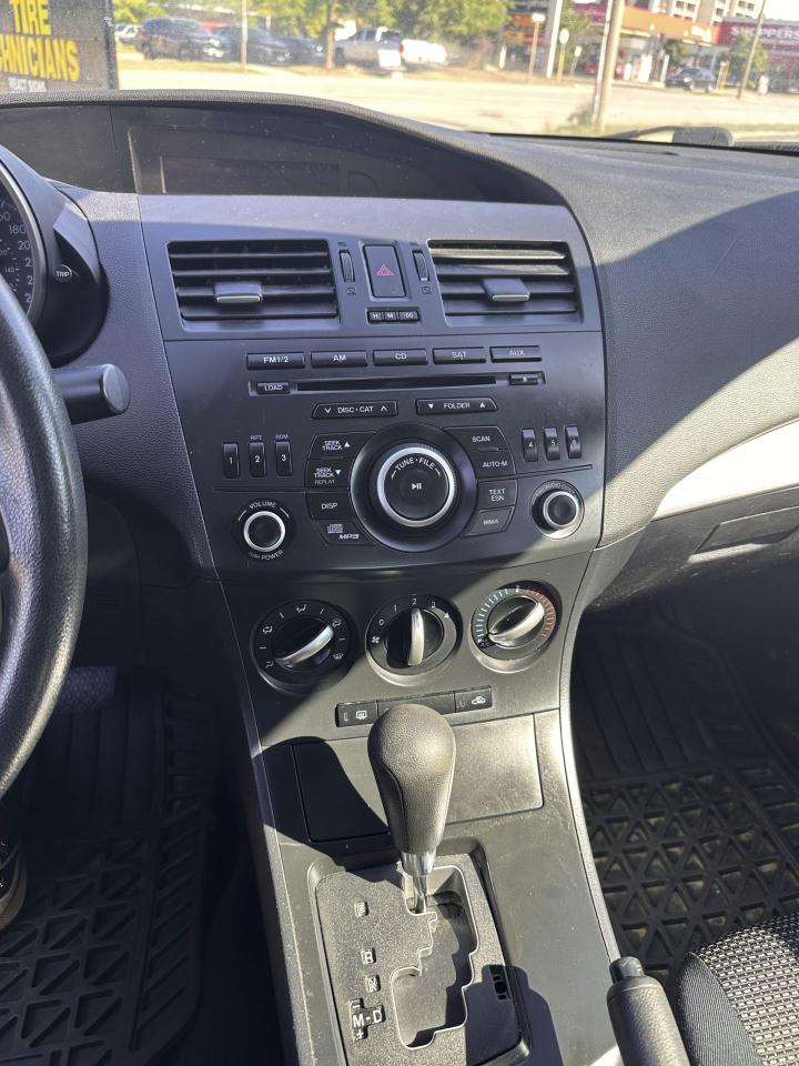 2013 Mazda MAZDA3 GX - Photo #8