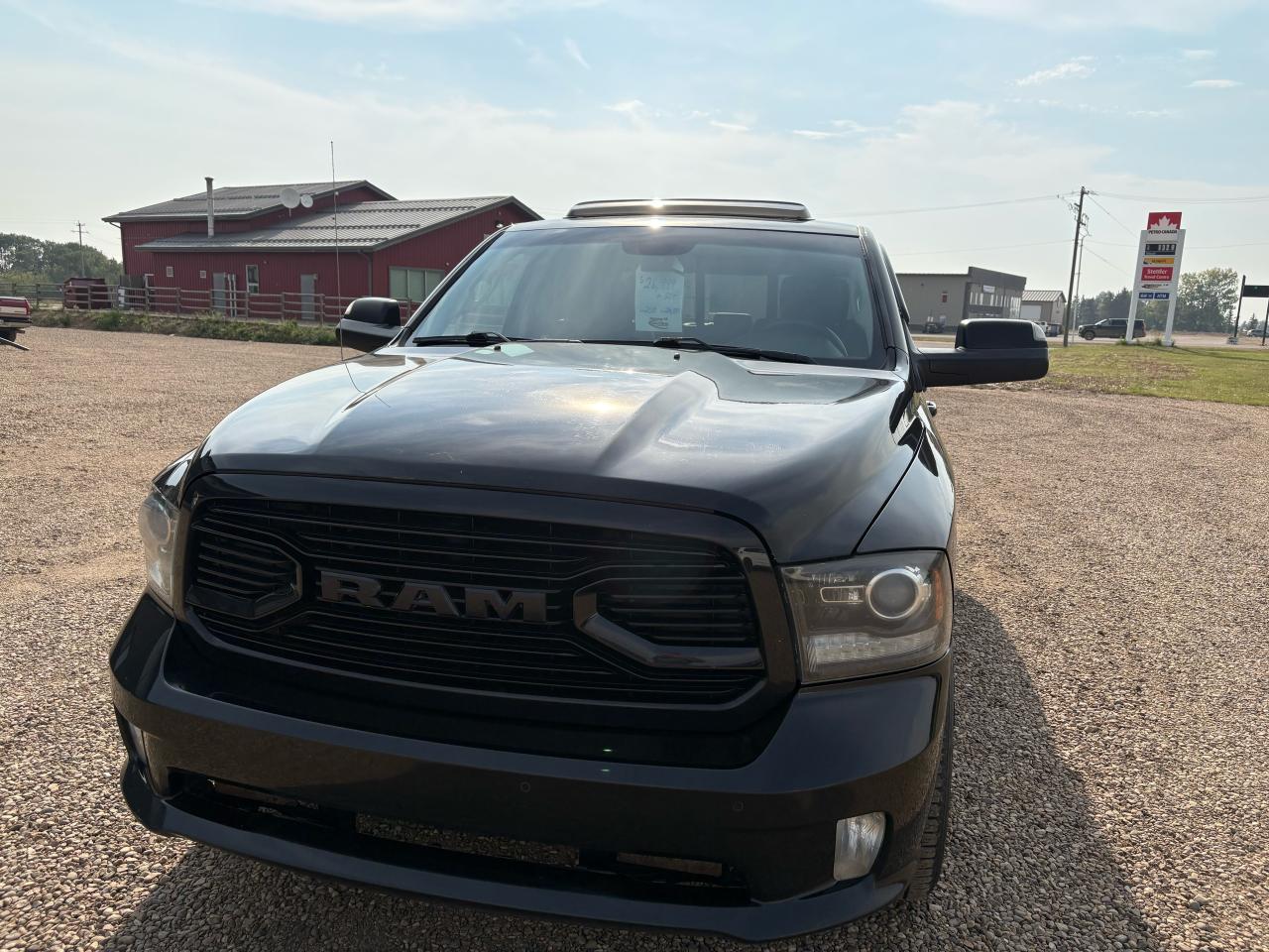 2018 RAM 1500 SPORT - Photo #2