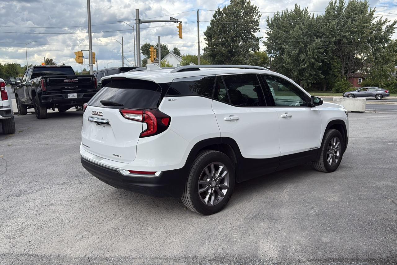 2023 GMC Terrain SLT - Photo #3