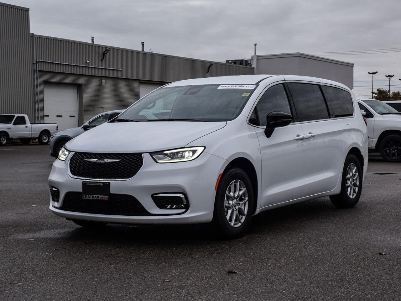 2026 Chrysler Pacifica Select FWD Photo