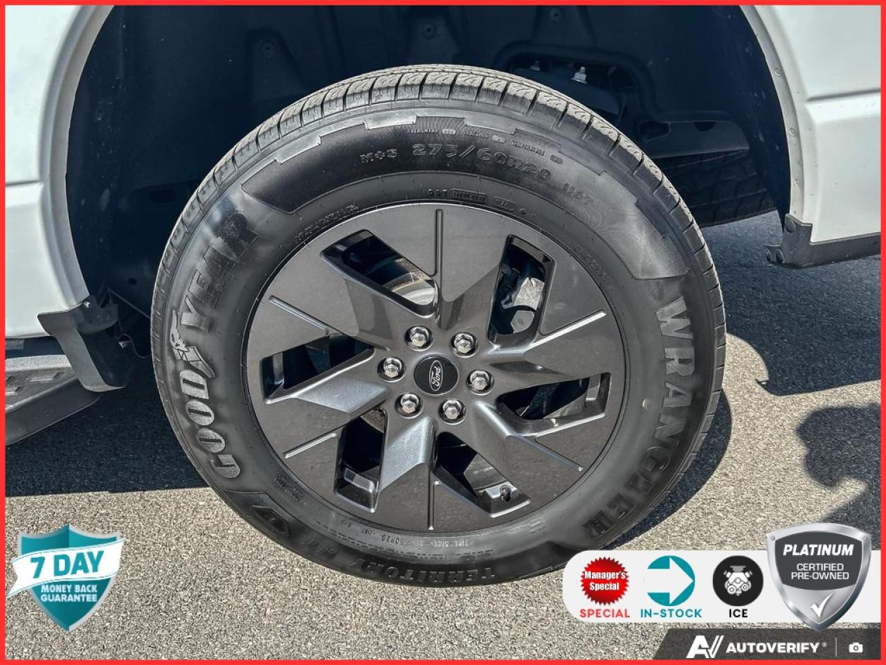 2024 Ford F-150 Lightning XLT CREW CAB 4X4 LOW KMS ONE OWNER NO ACCIDENTS! Photo