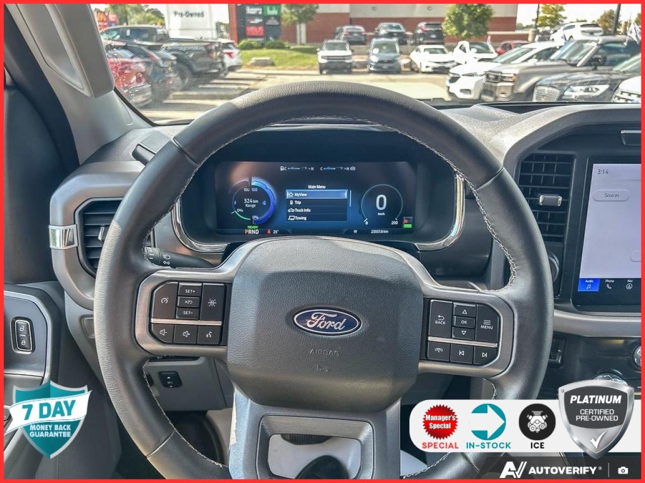 2024 Ford F-150 Lightning XLT CREW CAB 4X4 LOW KMS ONE OWNER NO ACCIDENTS! Photo