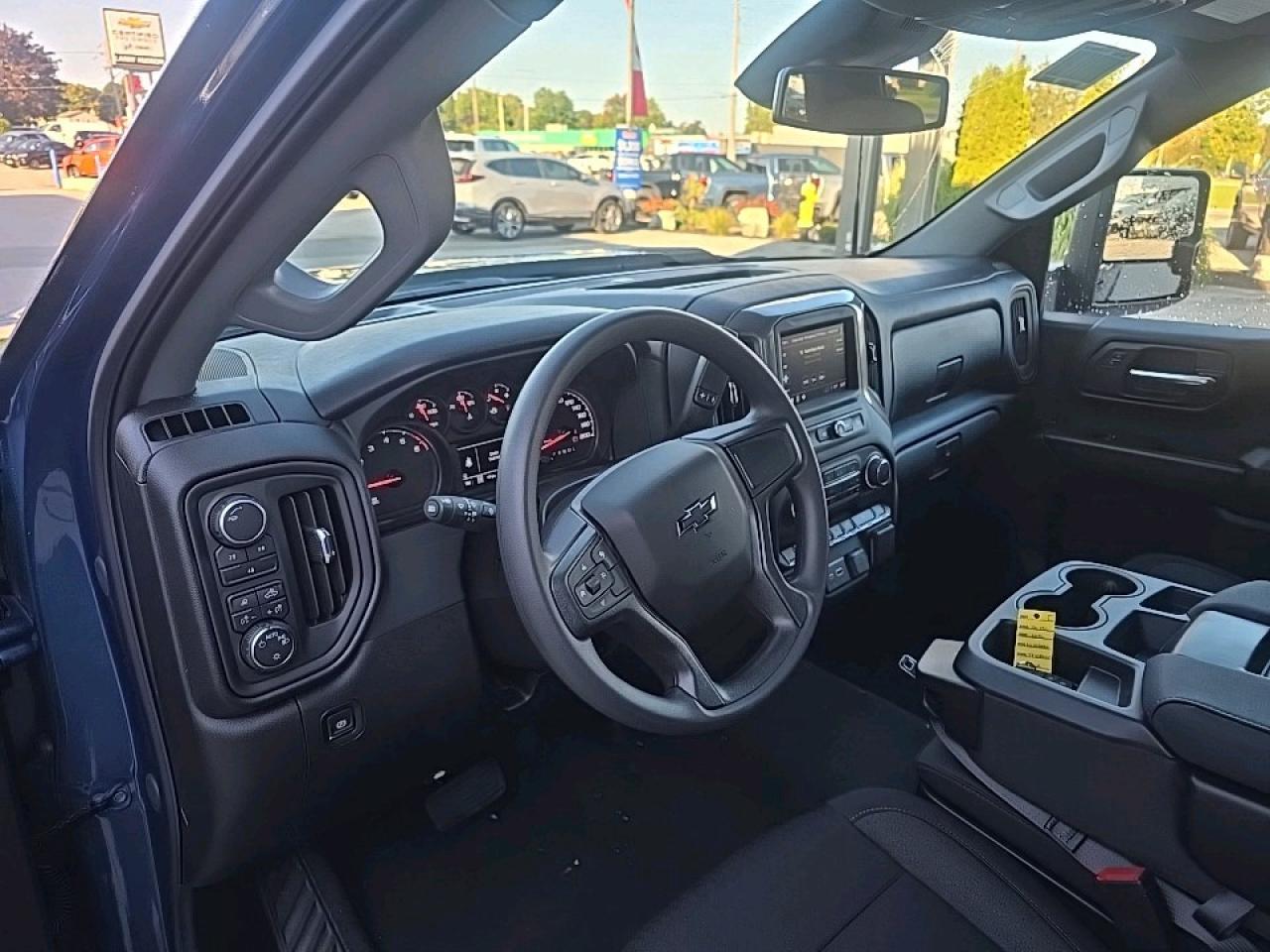 2026 Chevrolet Silverado 2500 HD Custom Photo3