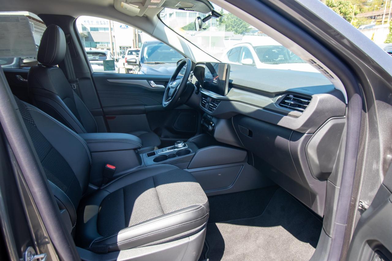 2025 Ford Escape PHEV FWD Photo5