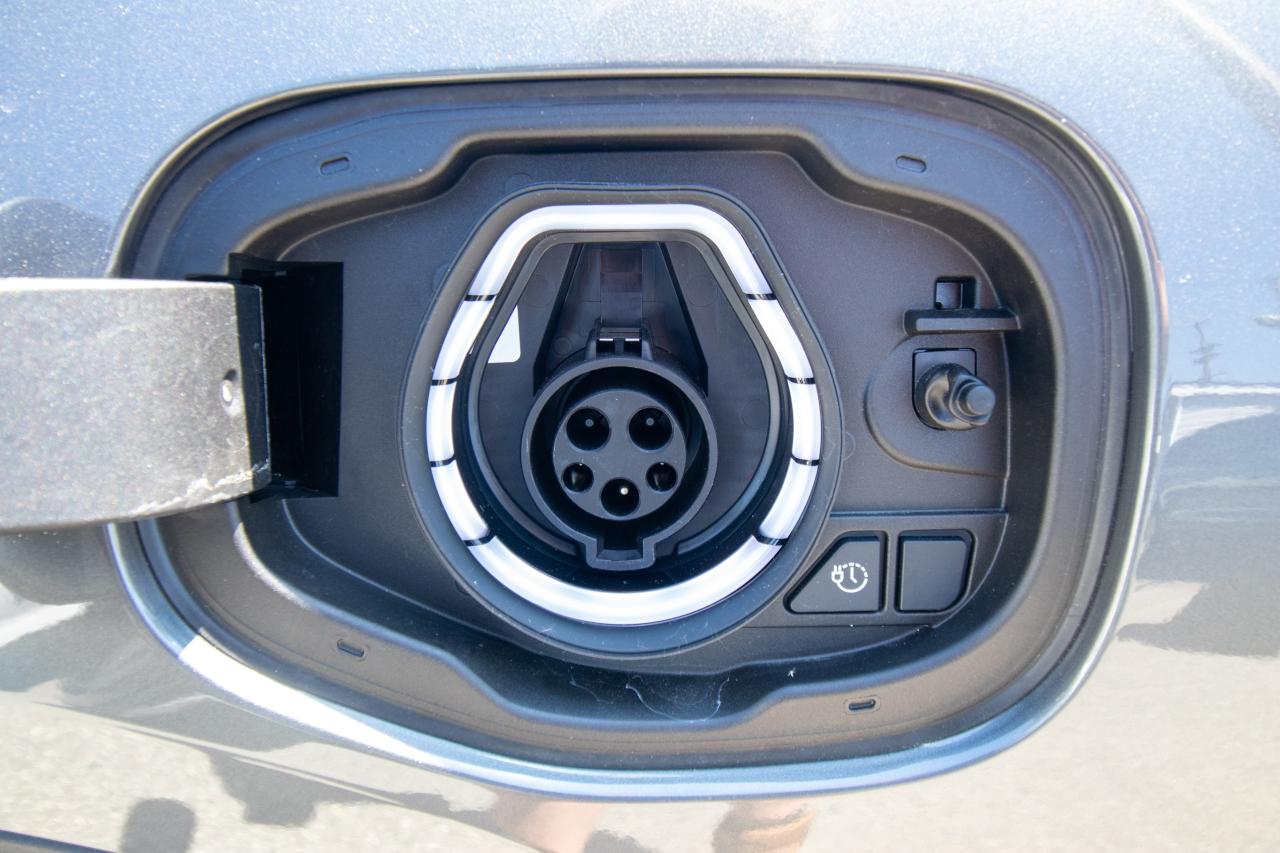 2025 Ford Escape PHEV FWD Photo5