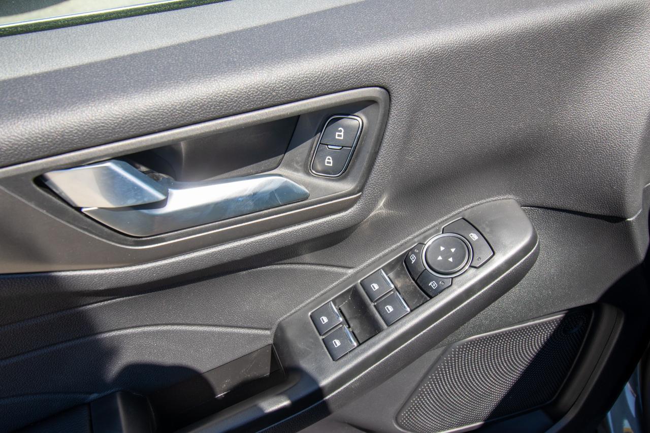 2025 Ford Escape PHEV FWD Photo5