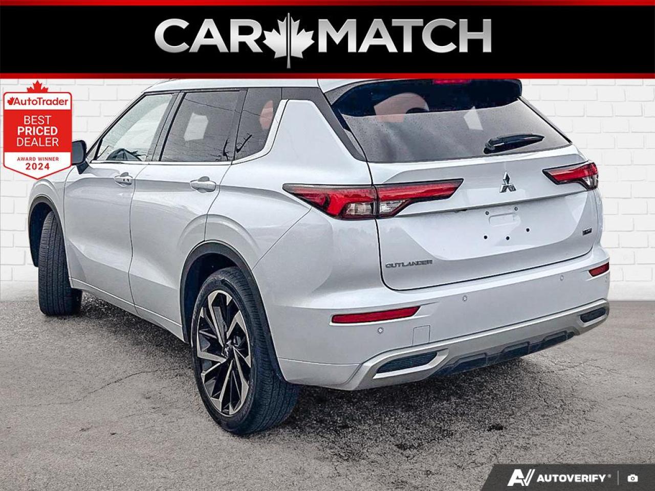 2024 Mitsubishi Outlander SEL / NO ACCIDENTS / LEATHER / PANO ROOF / AWD Photo3