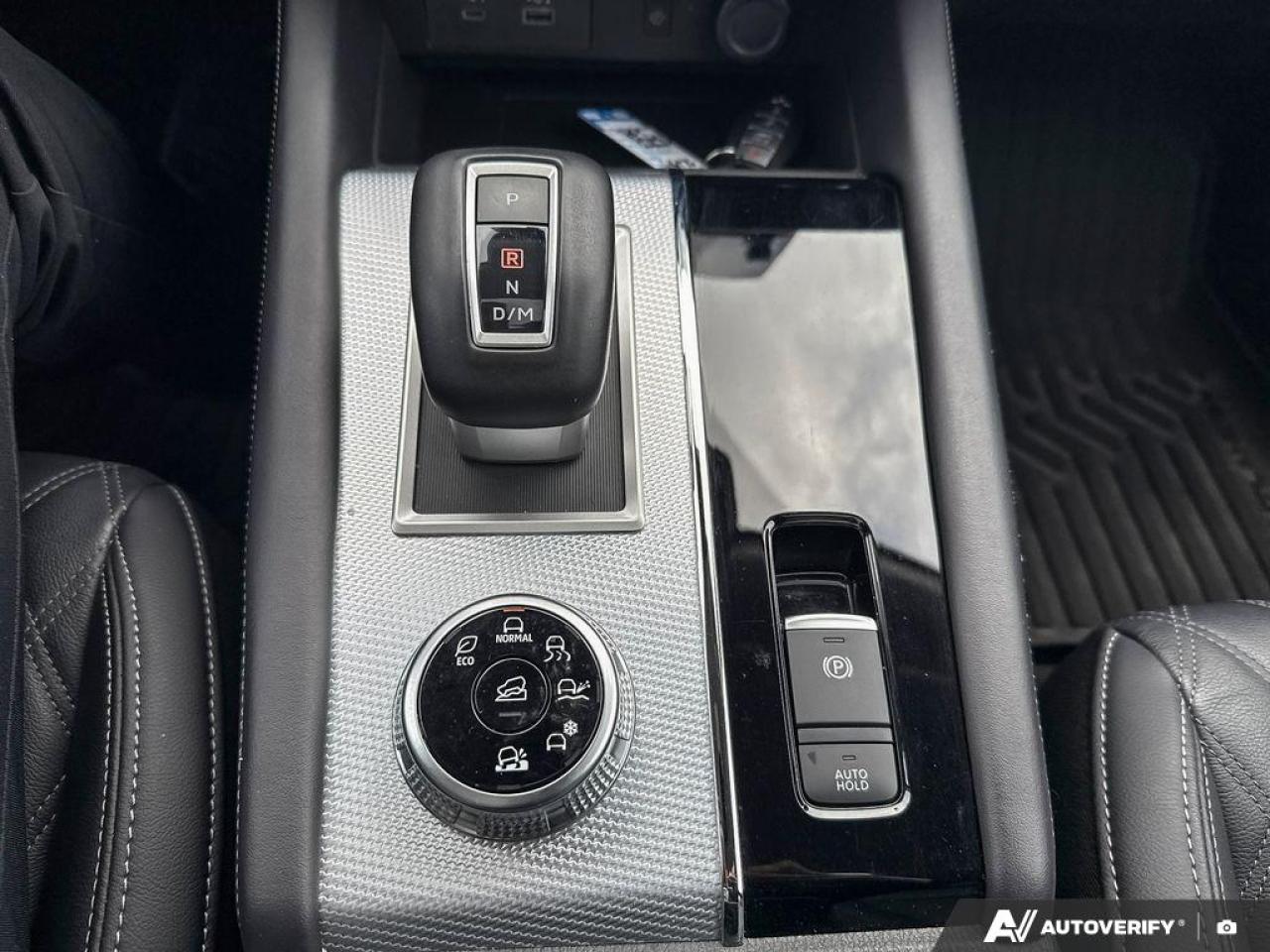 2024 Mitsubishi Outlander SEL / NO ACCIDENTS / LEATHER / PANO ROOF / AWD - Photo #19