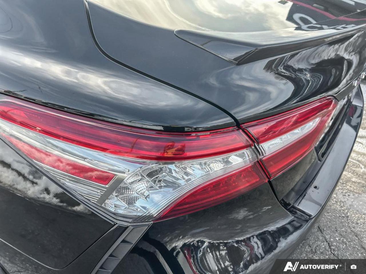 2018 Toyota Camry XSE / LEATHER / PANO ROOF / HEATED POWER SEATS Photo