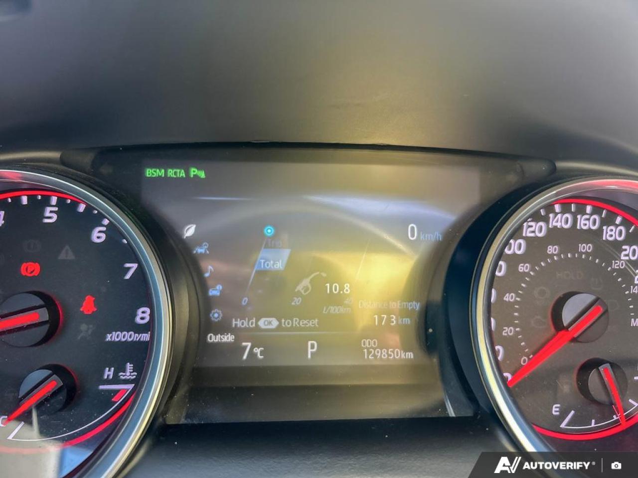 2018 Toyota Camry XSE / LEATHER / PANO ROOF / HEATED POWER SEATS Photo