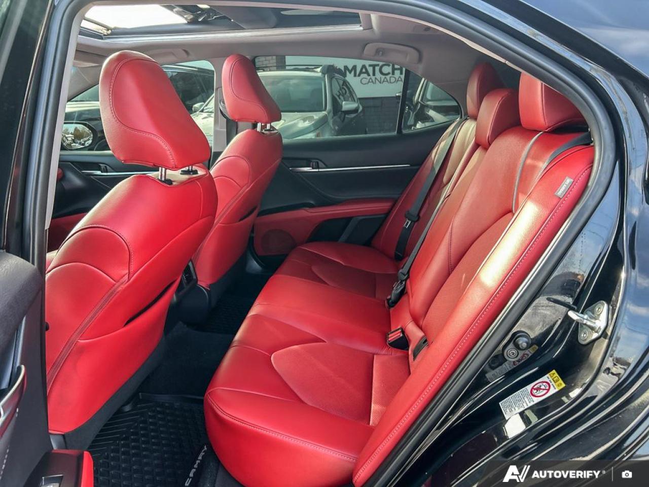 2018 Toyota Camry XSE / LEATHER / PANO ROOF / HEATED POWER SEATS Photo