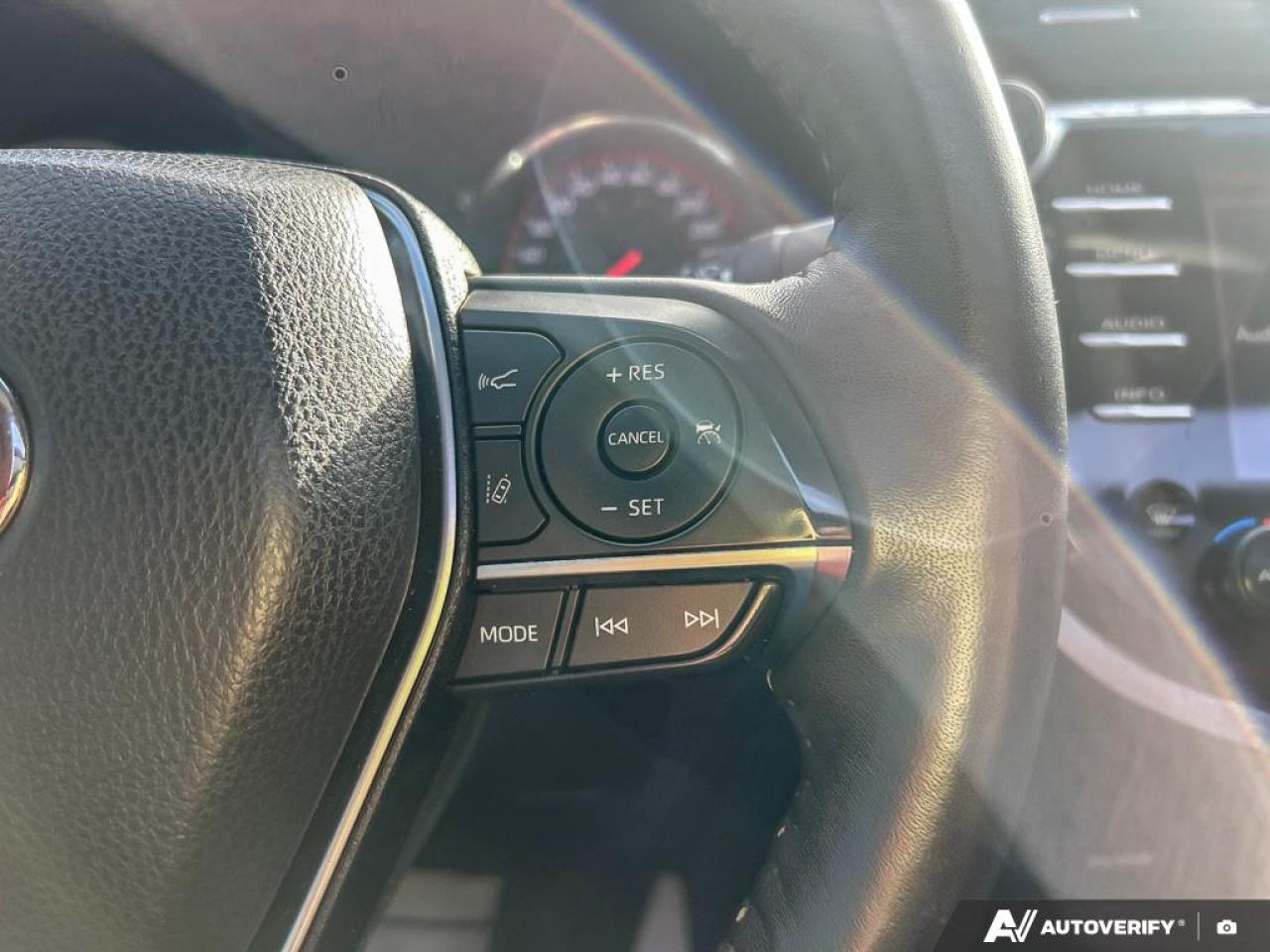 2018 Toyota Camry XSE / LEATHER / PANO ROOF / HEATED POWER SEATS Photo