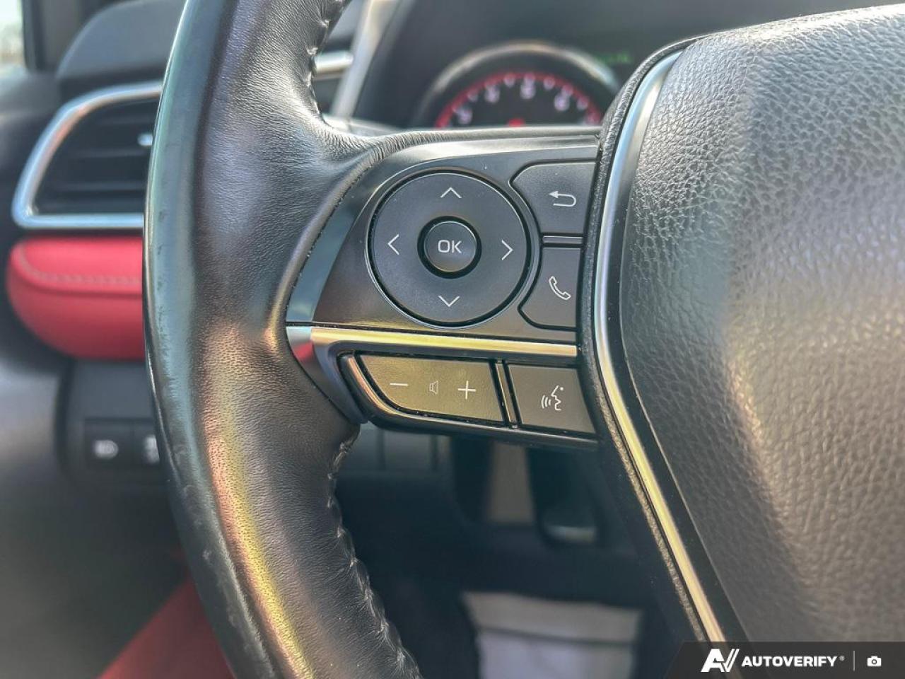 2018 Toyota Camry XSE / LEATHER / PANO ROOF / HEATED POWER SEATS Photo