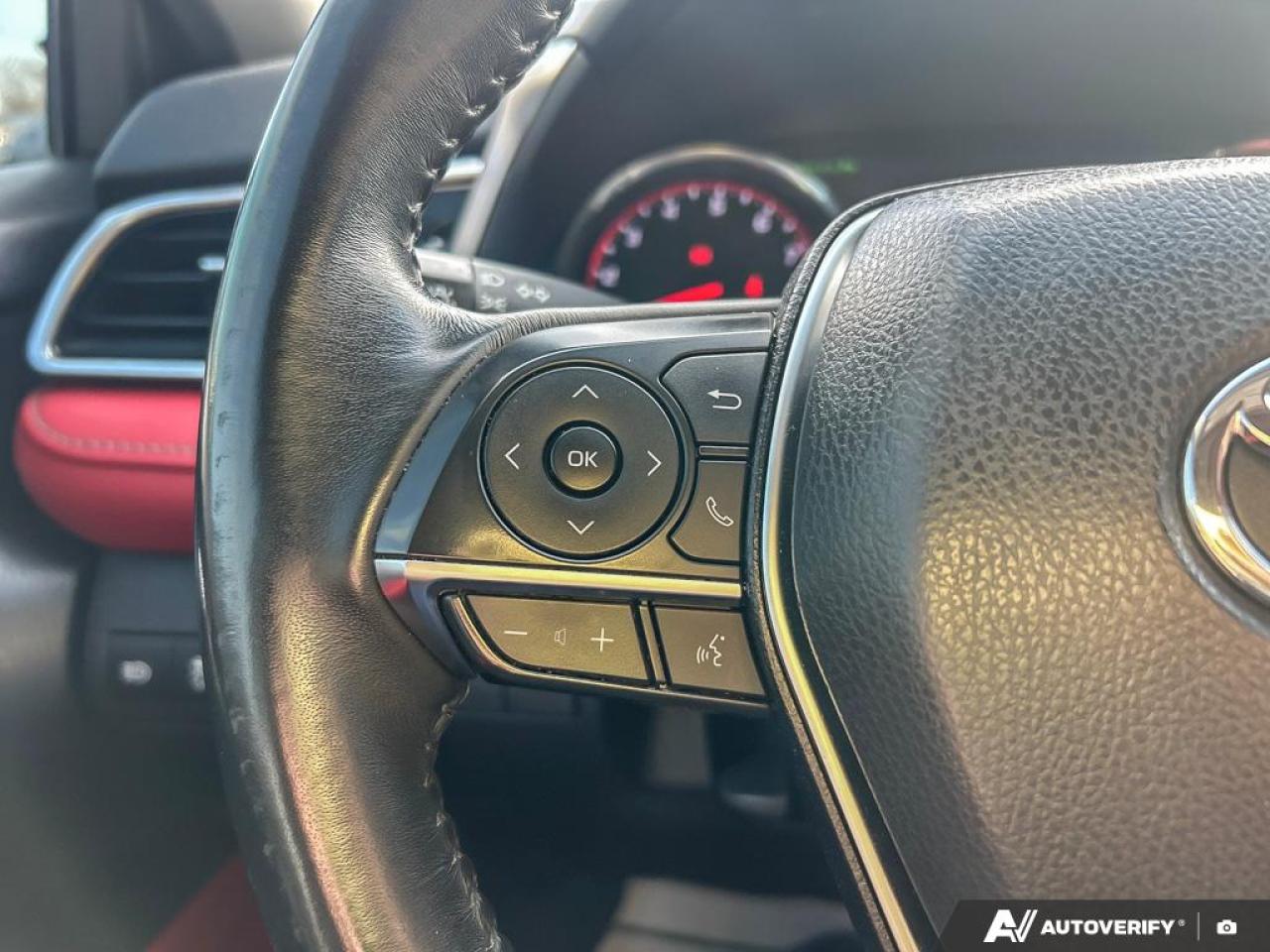 2018 Toyota Camry XSE / LEATHER / PANO ROOF / HEATED POWER SEATS Photo