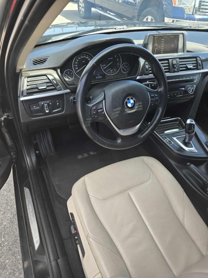 2014 BMW 3 Series 320i xDrive - Photo #6