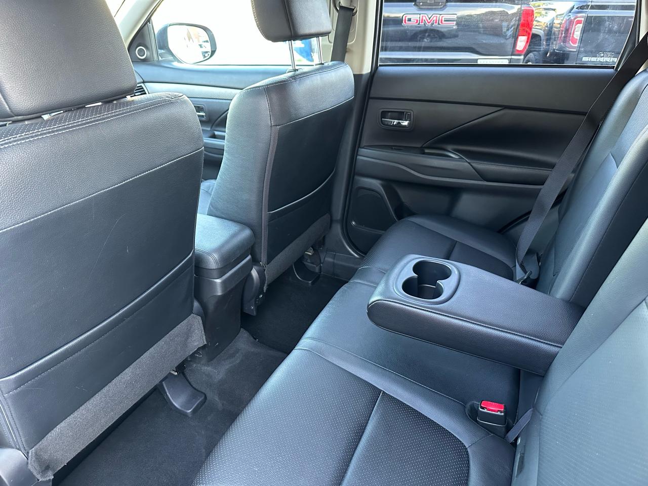2015 Mitsubishi Outlander GT - Photo #8