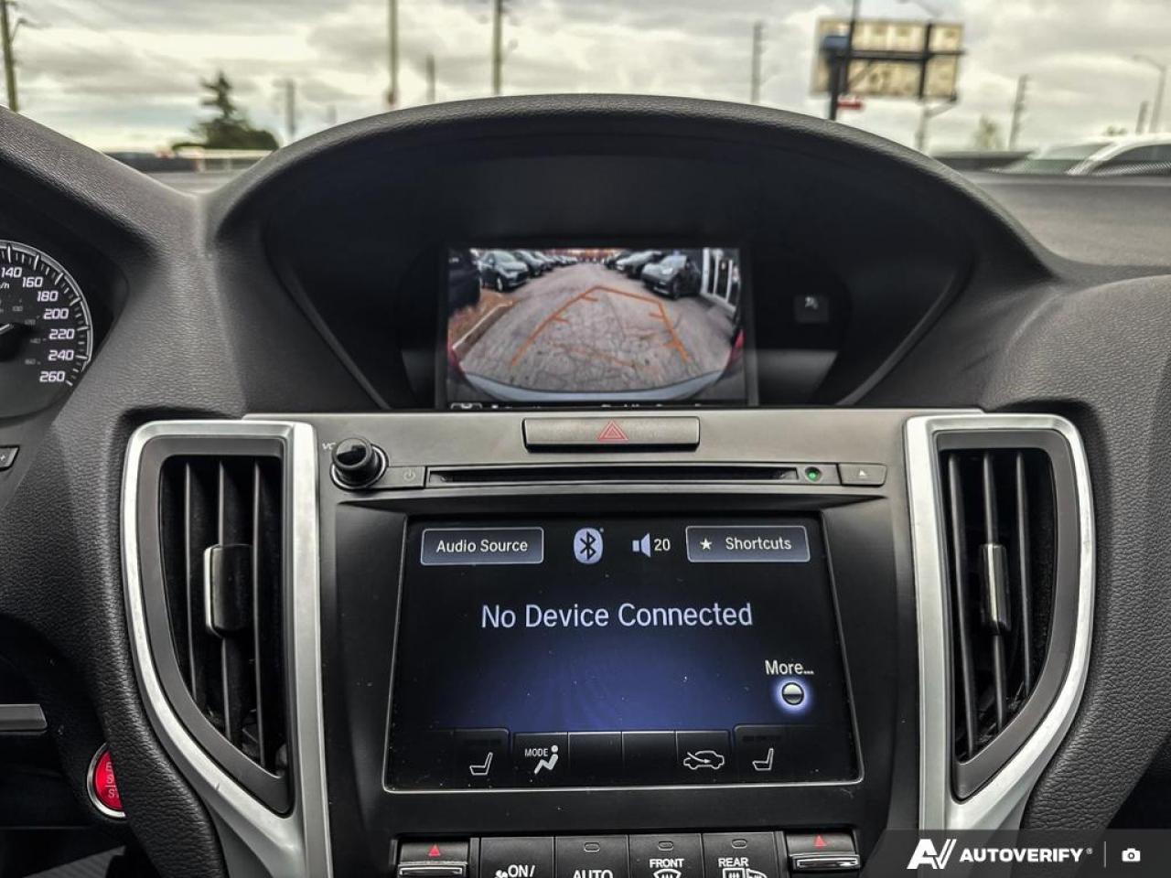 2017 Acura TLX NO ACCIDENTS/ LEATHER / ROOF / HTD SEATS / LOW KMS - Photo #17