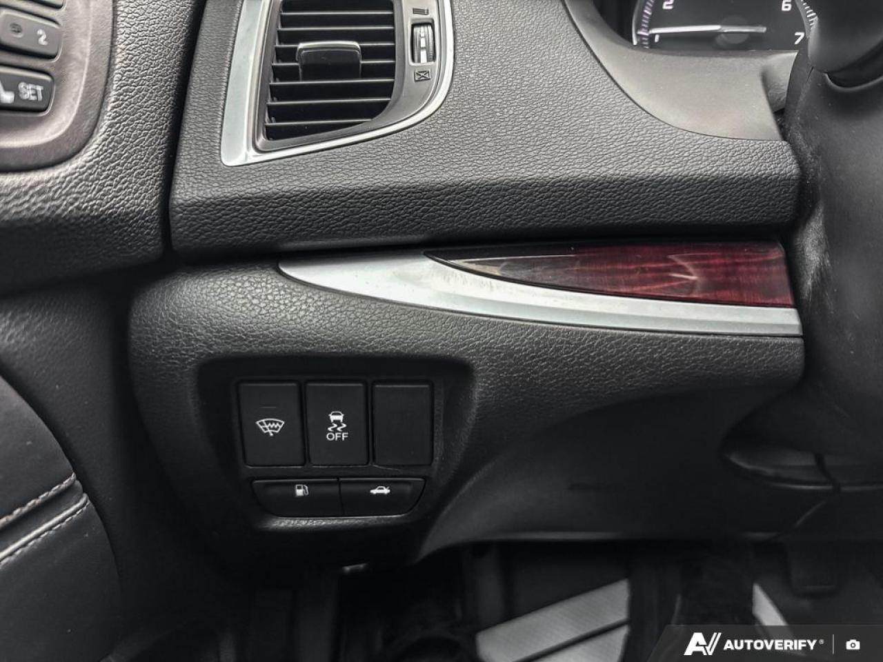 2017 Acura TLX NO ACCIDENTS/ LEATHER / ROOF / HTD SEATS / LOW KMS - Photo #14