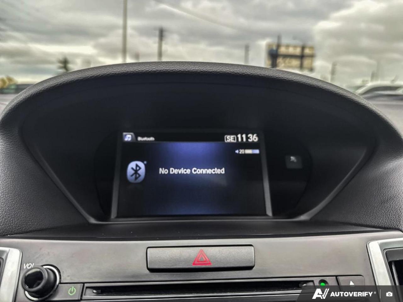 2017 Acura TLX NO ACCIDENTS/ LEATHER / ROOF / HTD SEATS / LOW KMS - Photo #15