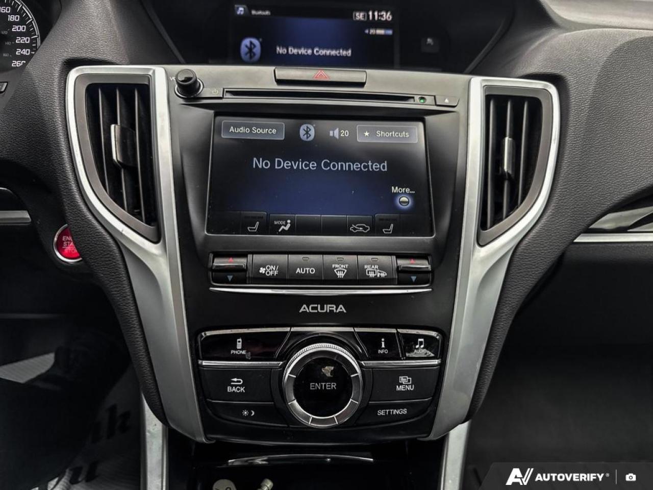 2017 Acura TLX NO ACCIDENTS/ LEATHER / ROOF / HTD SEATS / LOW KMS - Photo #16