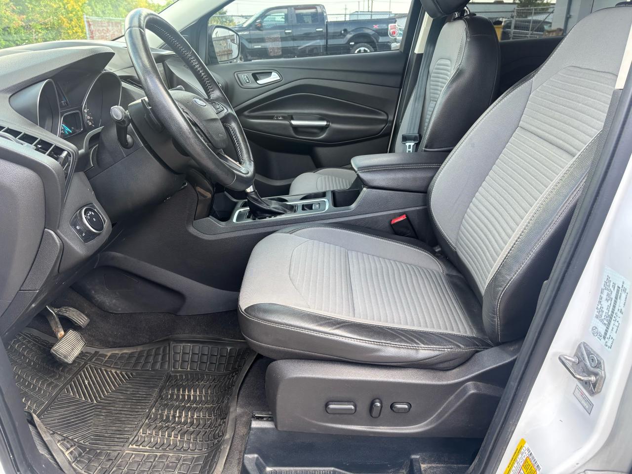 2017 Ford Escape SE - Photo #18