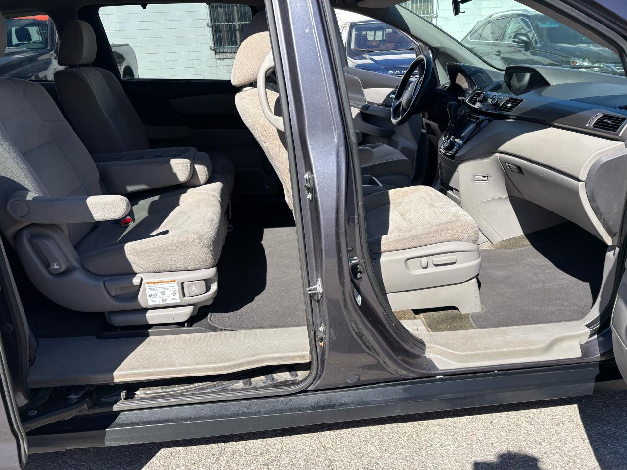 2016 Honda Odyssey EX - Photo #11
