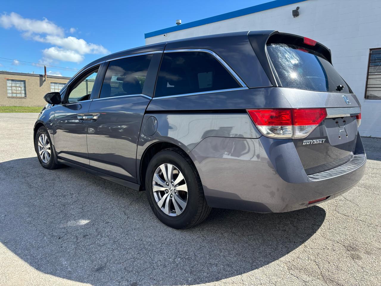 2016 Honda Odyssey EX - Photo #4