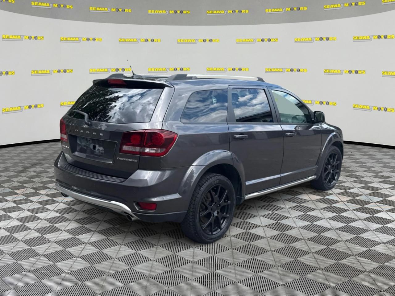 2017 Dodge Journey Crossroad (BUX,US,Can), Limited (M) - Photo #3