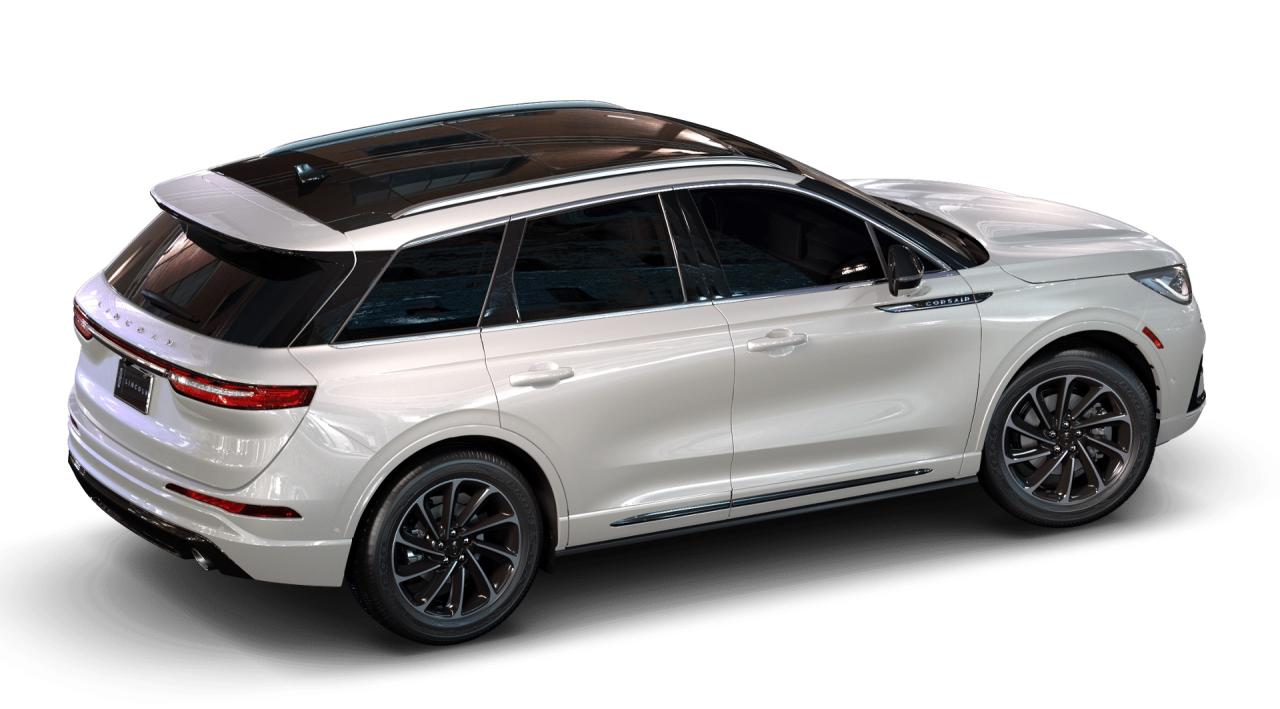 2023 Lincoln Corsair Grand Touring AWD Photo2