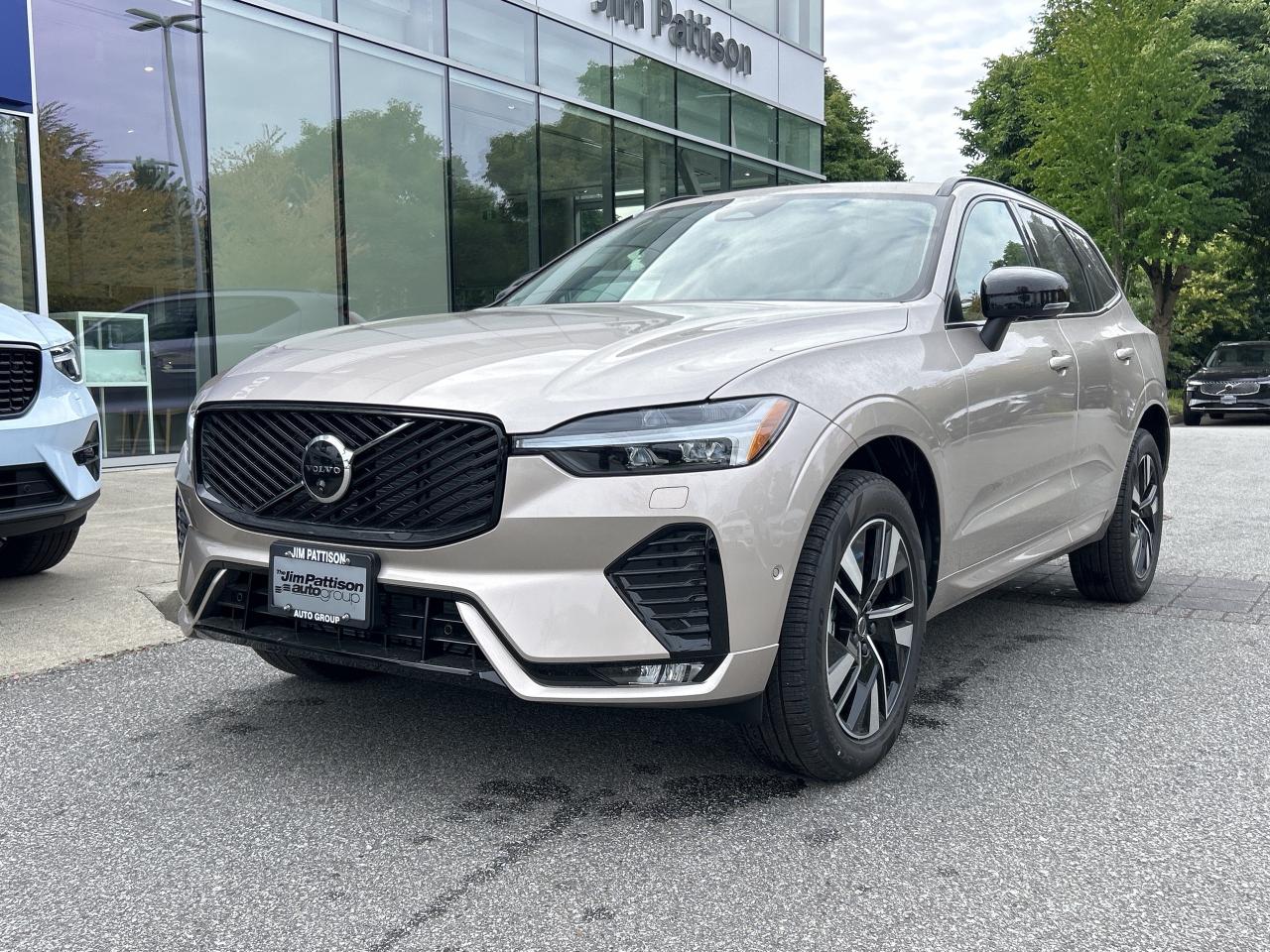 New 2026 Volvo XC60 B5 AWD Plus Dark Theme for sale in Surrey, BC