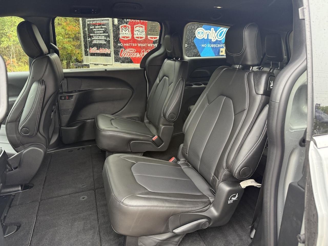 2026 Chrysler Pacifica Select AWD Photo