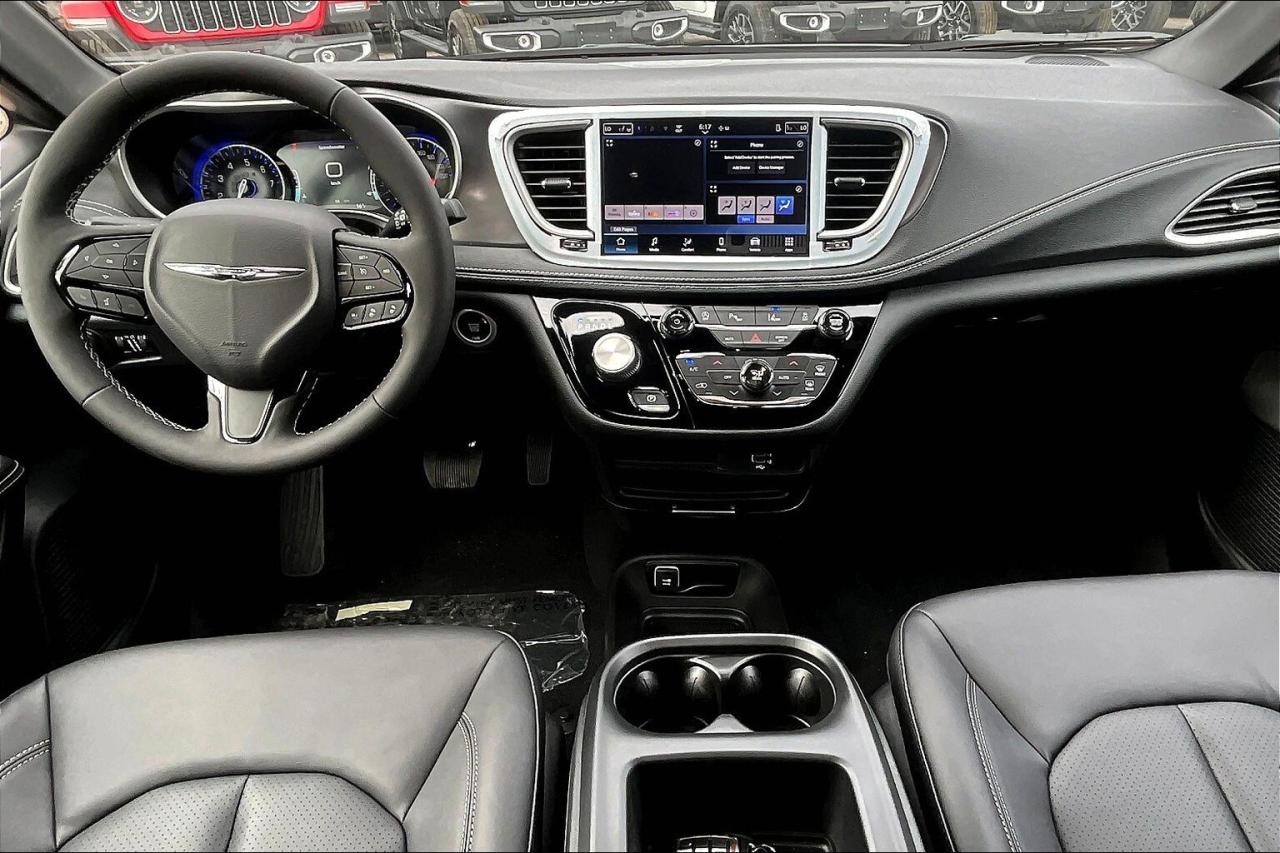 2026 Chrysler Pacifica SELECT FWD | Leather | S APP PKG Photo