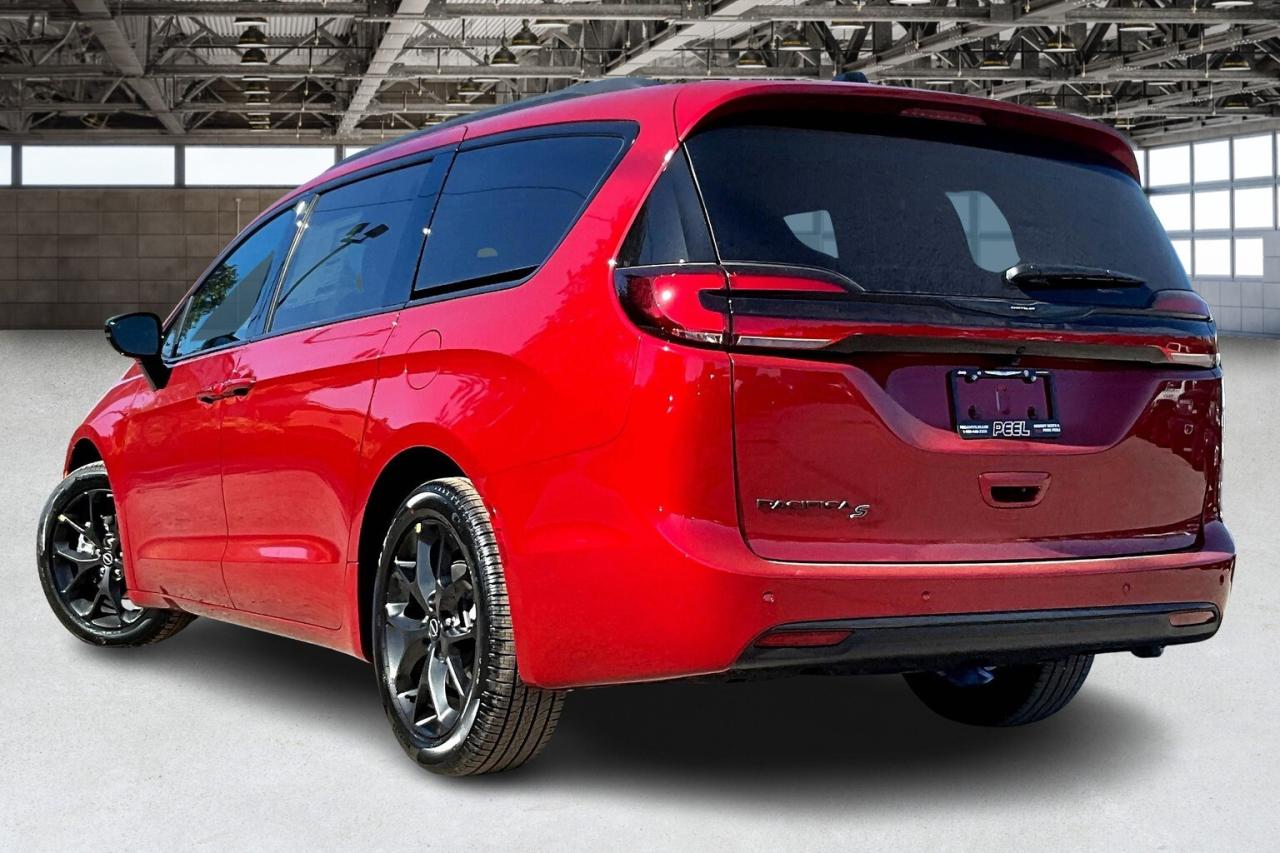 2026 Chrysler Pacifica SELECT FWD | Leather | Sunroof | S App Pkg Photo2