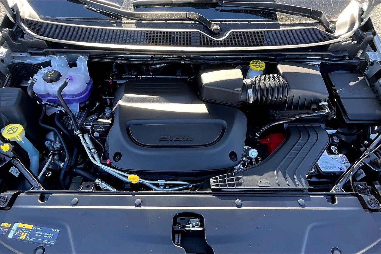 2026 Chrysler Pacifica SELECT FWD | Leather | Sunroof | S App Pkg Photo