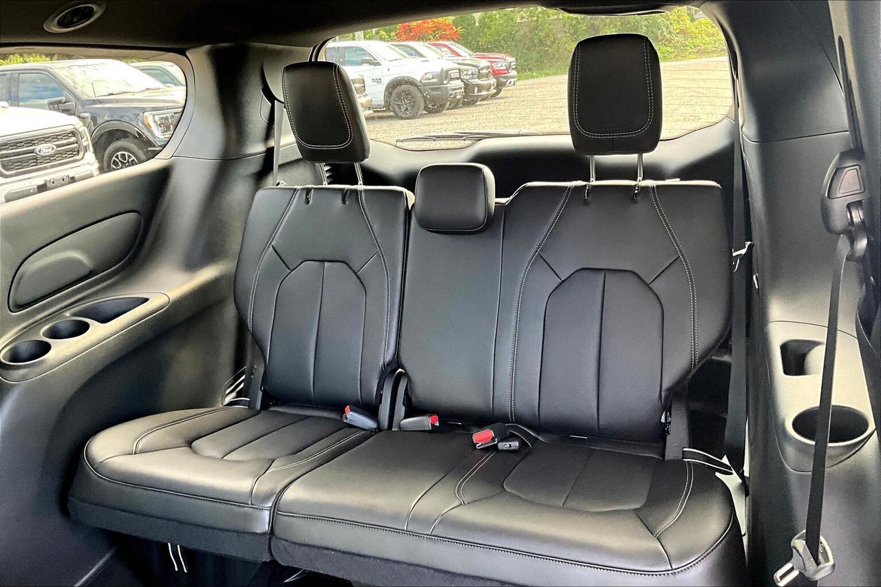 2026 Chrysler Pacifica SELECT FWD | Leather | Sunroof | S App Pkg Photo