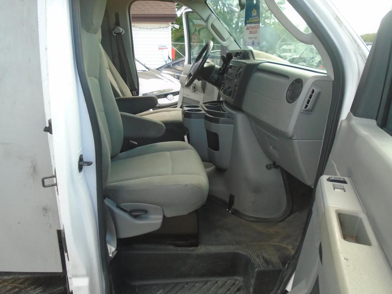 2014 Ford Econoline E-150 Commercial - Photo #15