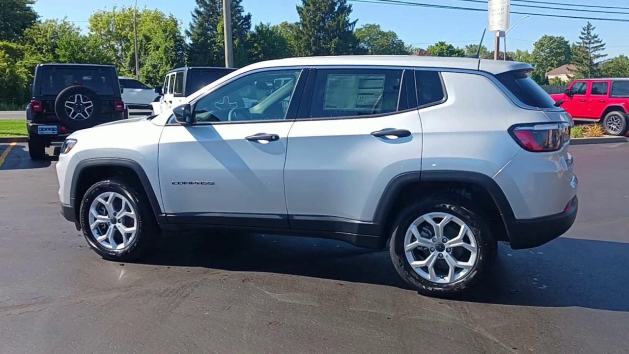 2025 Jeep Compass sport 4x4 Photo