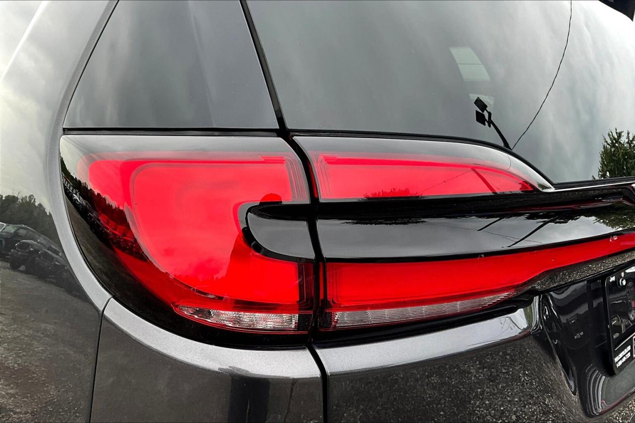 2023 Chrysler Pacifica Touring L | SafetyTech | Heated Leather | FWD Photo