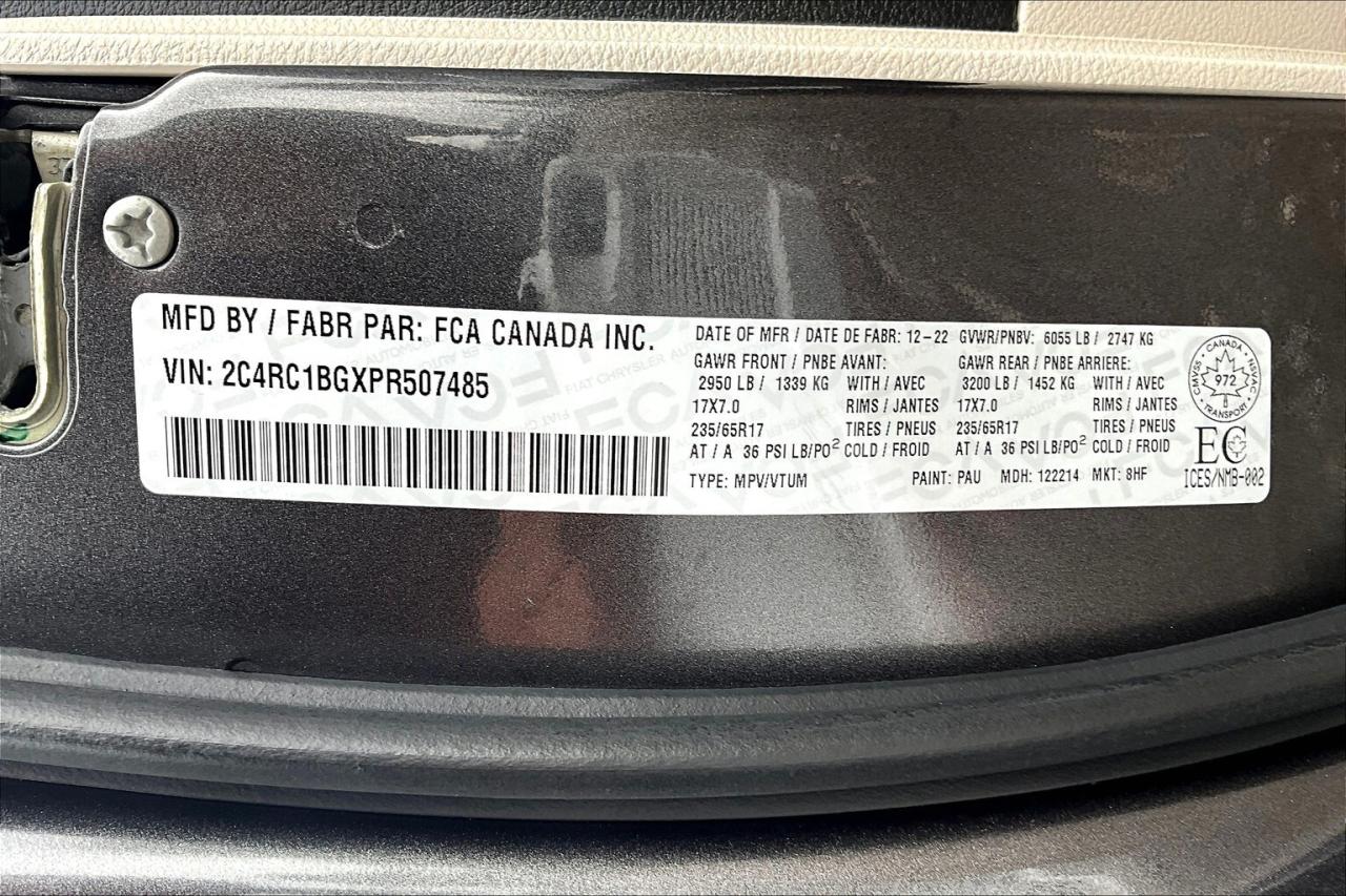 2023 Chrysler Pacifica Touring L | SafetyTech | Heated Leather | FWD Photo