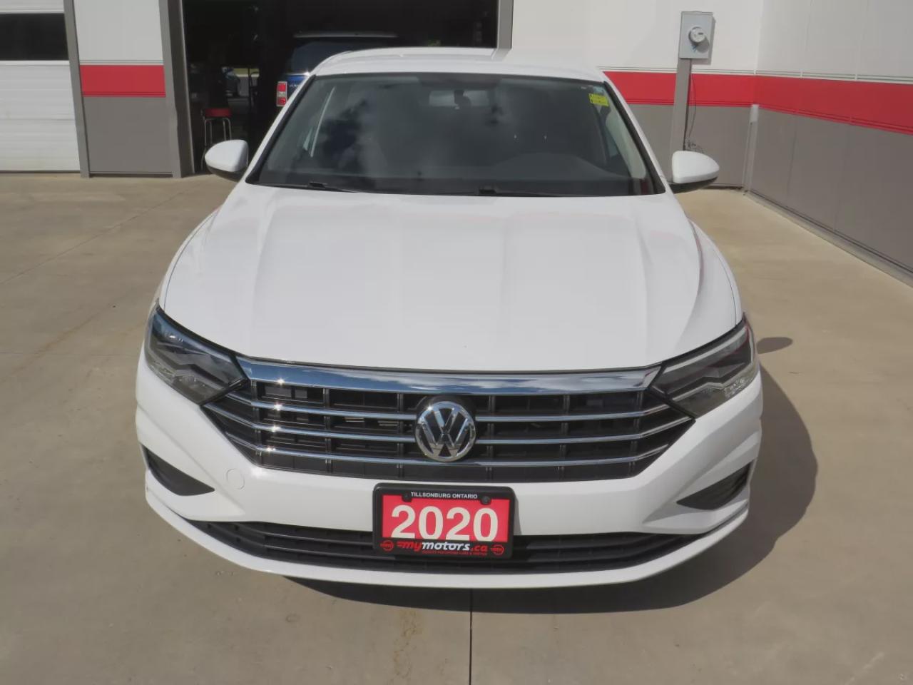 2020 Volkswagen Jetta Comfortline (**CLEAN TITLE/NO ACCIDENTS!!**SAFETY/CERTIFIED!!**ALLOY RIMS**HEATED SEATS**REVERSE CAMERA**DIGITAL TOUCHSCREEN**ECO MODE**CUSTOM JETTA RUBBER FLOOR MATS**CRUISE CONTROL**BLUETOOTH**) Photo