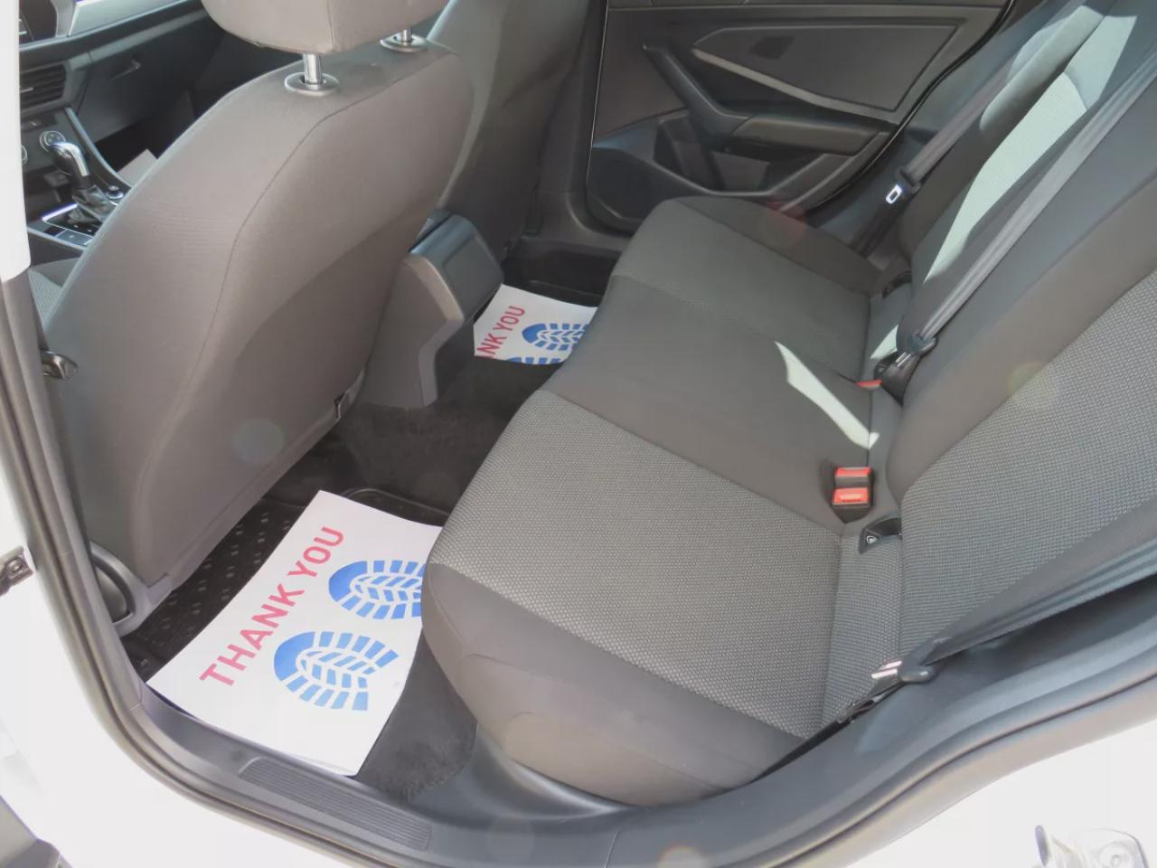 2020 Volkswagen Jetta Comfortline (**CLEAN TITLE/NO ACCIDENTS!!**SAFETY/CERTIFIED!!**ALLOY RIMS**HEATED SEATS**REVERSE CAMERA**DIGITAL TOUCHSCREEN**ECO MODE**CUSTOM JETTA RUBBER FLOOR MATS**CRUISE CONTROL**BLUETOOTH**) Photo