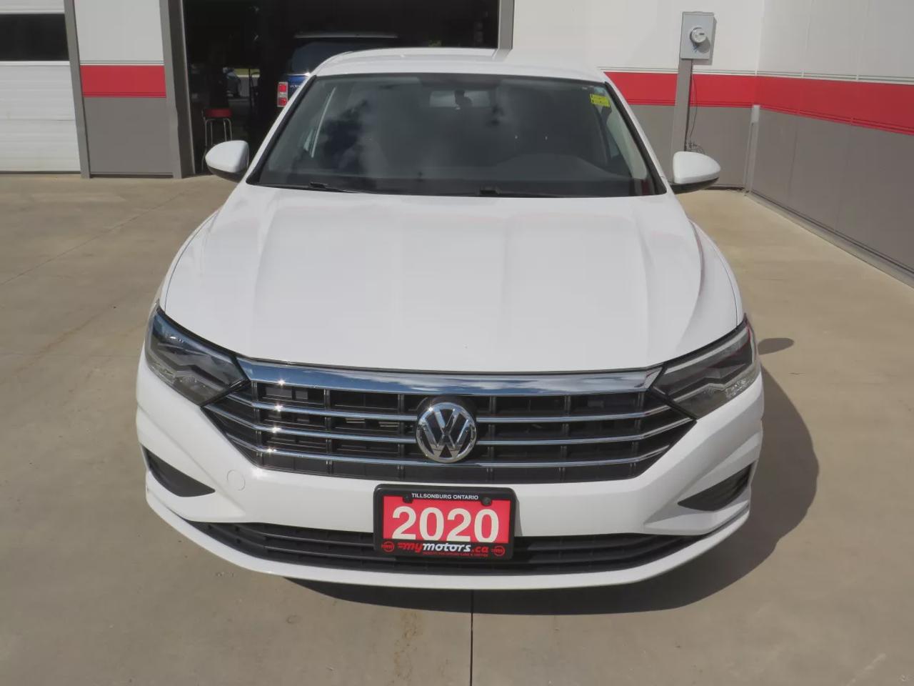 2020 Volkswagen Jetta Comfortline  | Clean Title | No Accidents | Safety Certified | Alloy Rims | Heated Seats | Reverse Camera | Digital Touchscreen | Eco Mode | Custom Jetta Rubber Floor Mats | Cruise Control | Bluetooth Photo