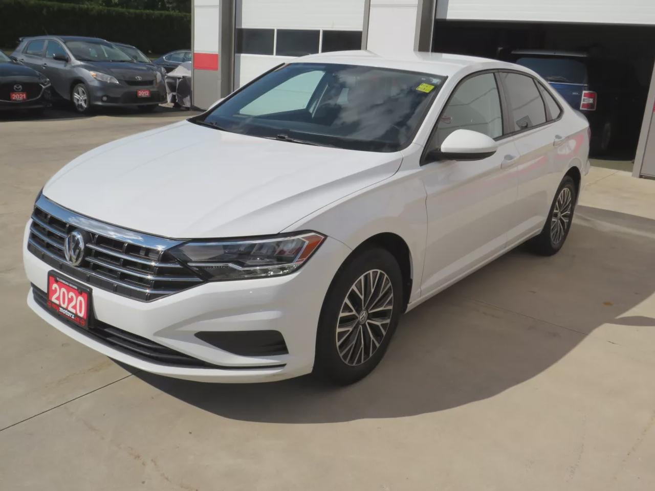 2020 Volkswagen Jetta Comfortline  | Clean Title | No Accidents | Safety Certified | Alloy Rims | Heated Seats | Reverse Camera | Digital Touchscreen | Eco Mode | Custom Jetta Rubber Floor Mats | Cruise Control | Bluetooth Photo