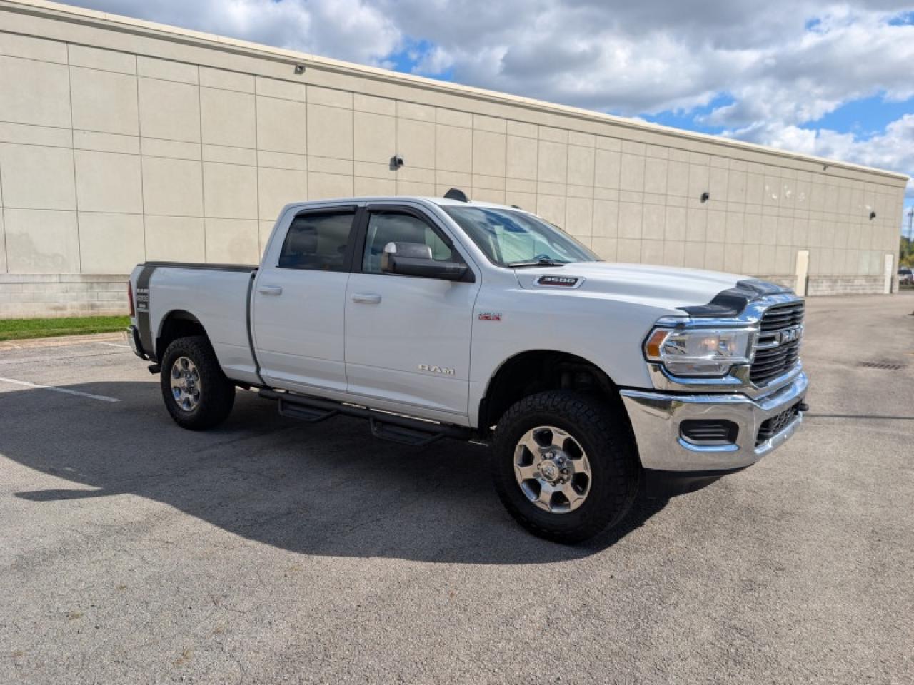 2020 RAM 3500 Big Horn  **18 SERVICE RECORDS - 6.4L HEMI** Photo