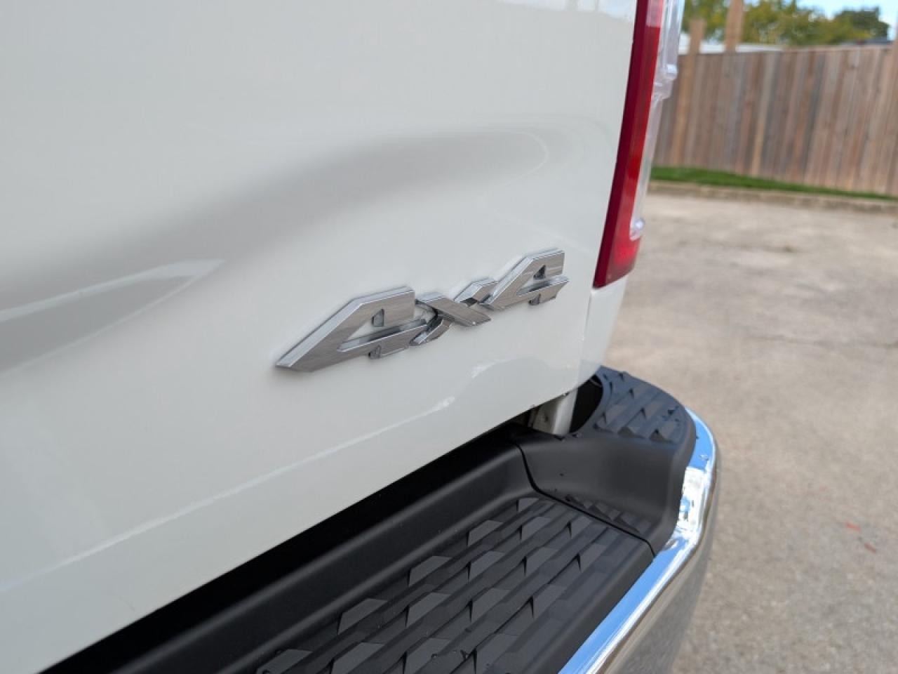 2020 RAM 3500 Big Horn  **18 SERVICE RECORDS - 6.4L HEMI** Photo