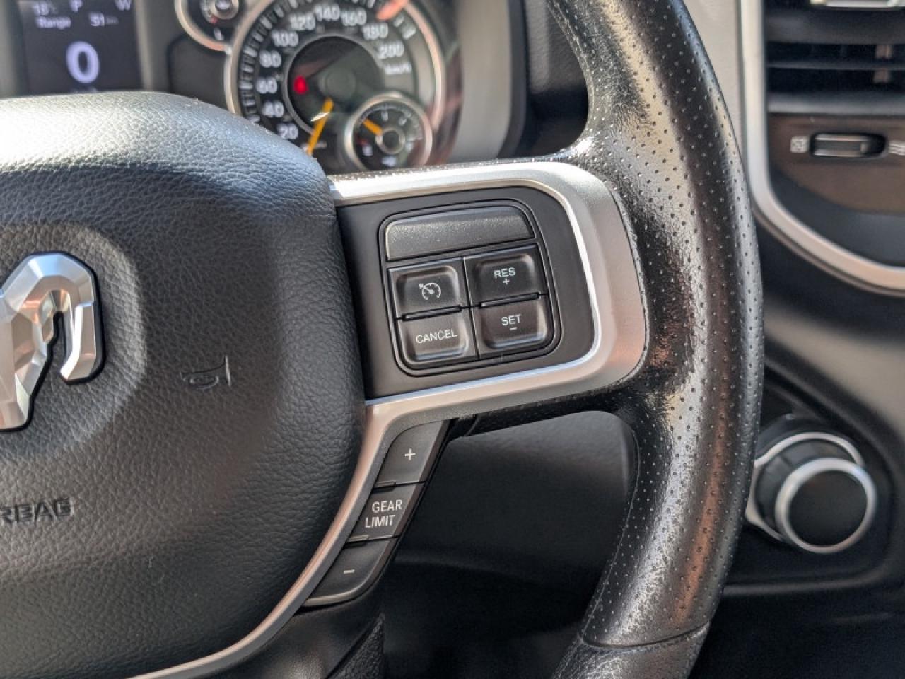 2020 RAM 3500 Big Horn  **18 SERVICE RECORDS - 6.4L HEMI** Photo
