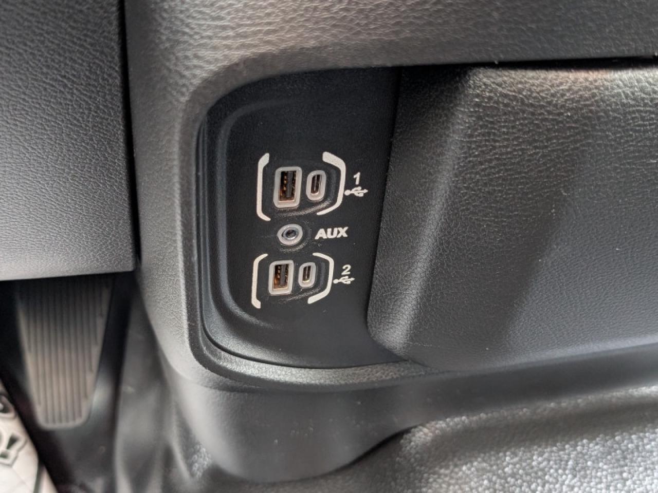 2020 RAM 3500 Big Horn  **18 SERVICE RECORDS - 6.4L HEMI** Photo