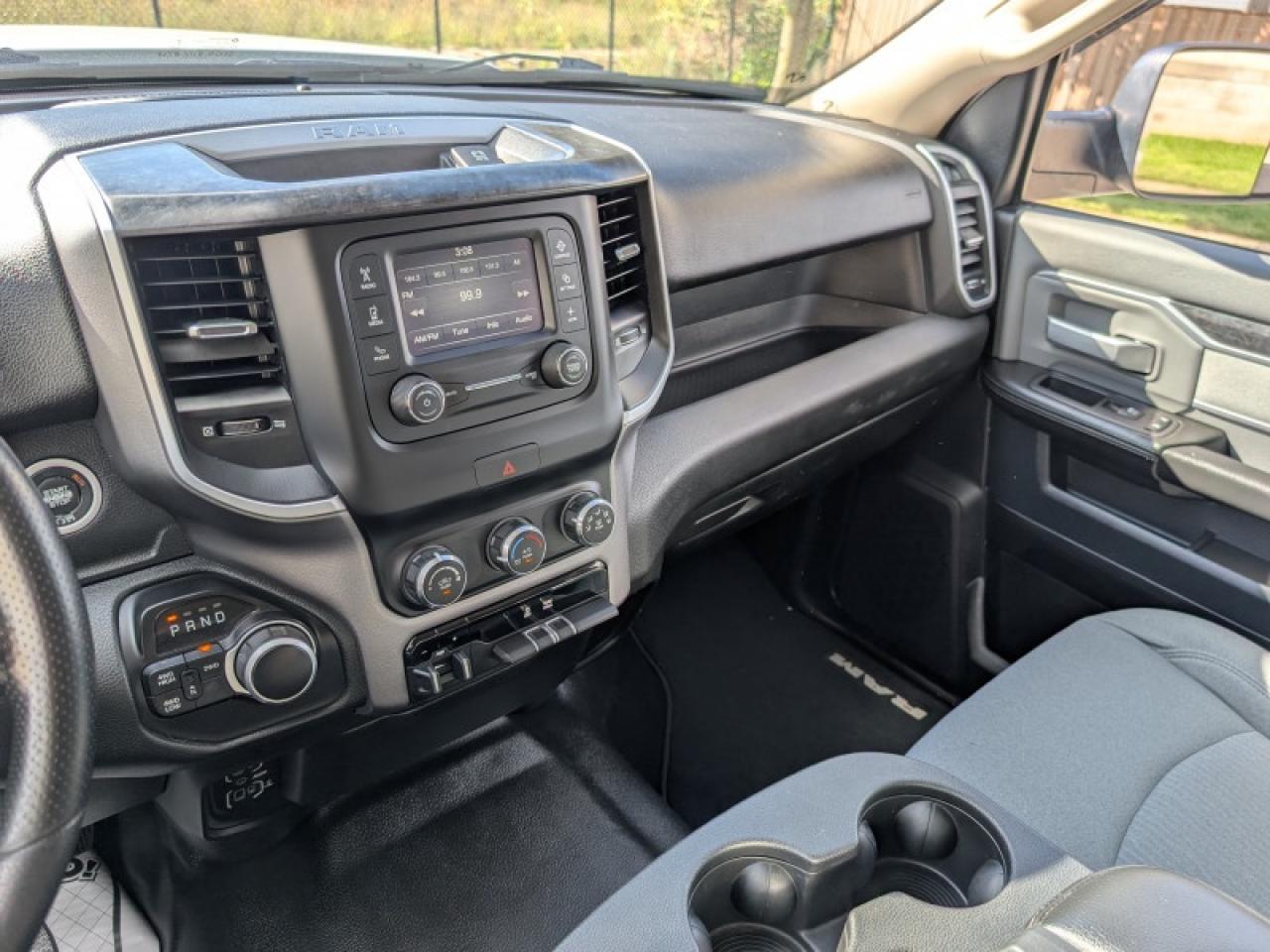 2020 RAM 3500 Big Horn  **18 SERVICE RECORDS - 6.4L HEMI** Photo