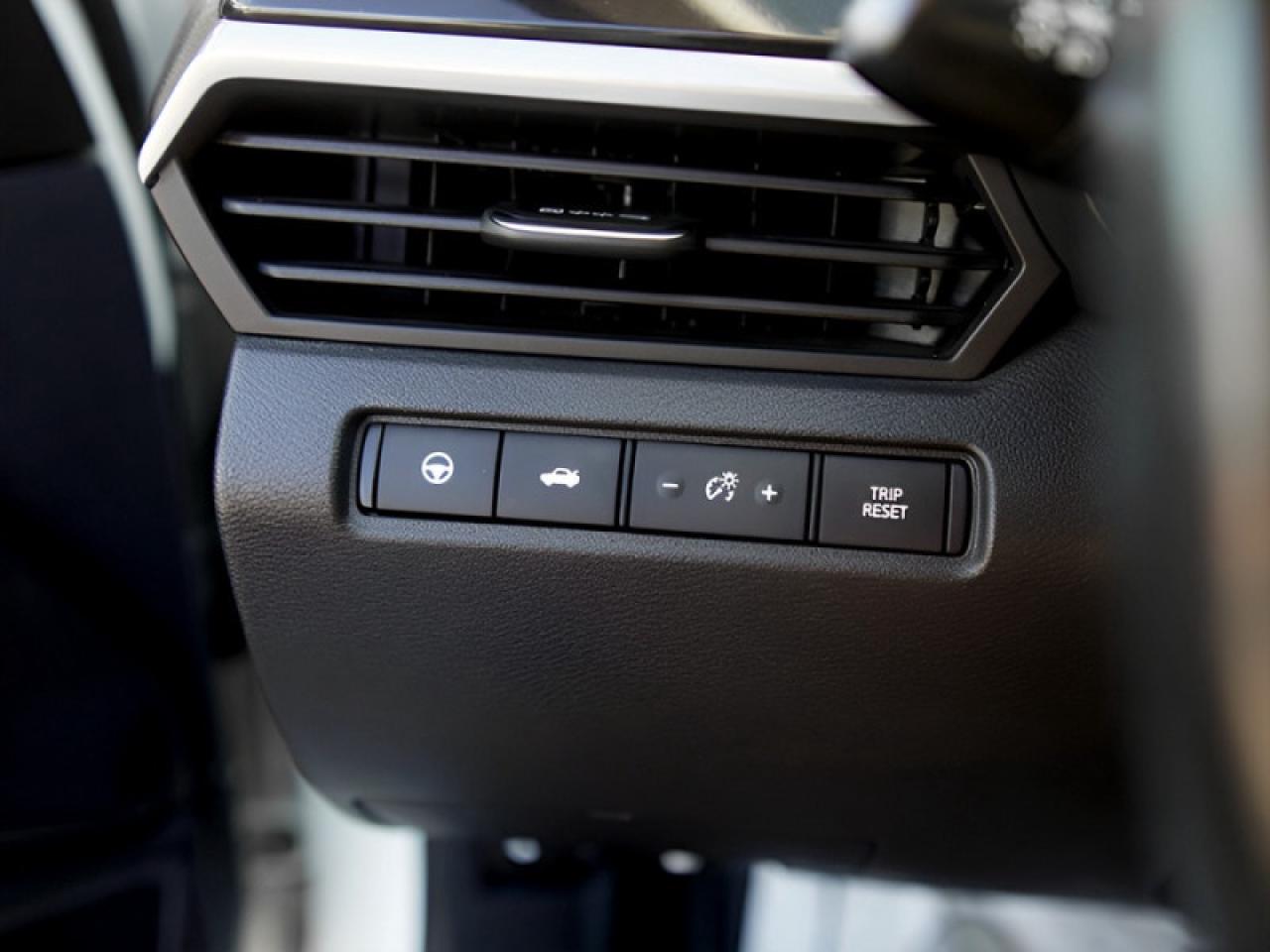 2023 Nissan Altima SR  **AWD - HTD SW - ADAP CC** Photo