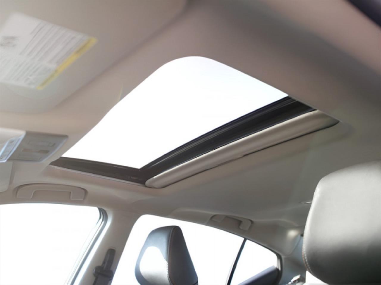 2023 Nissan Altima SR  **AWD - HTD SW - ADAP CC** Photo